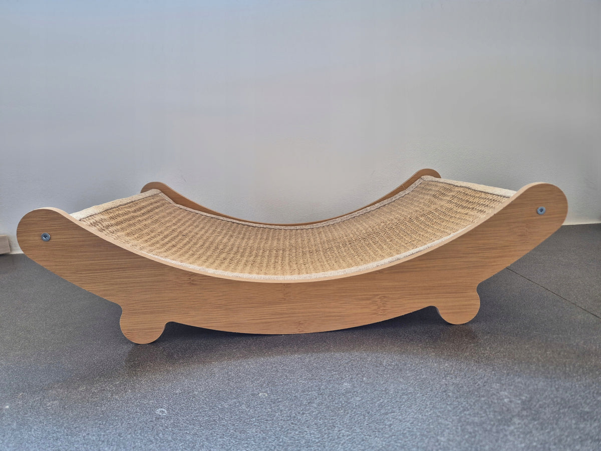 DKM Legowisko hamak z drapakiem sizalowym dla kota 39x32 cm, drewno i len – beżowe
