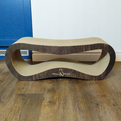 Mruu&Pruu Leon drapak dla kota z tektury falistej 78 cm, dwustronny, legowisko – brązowy