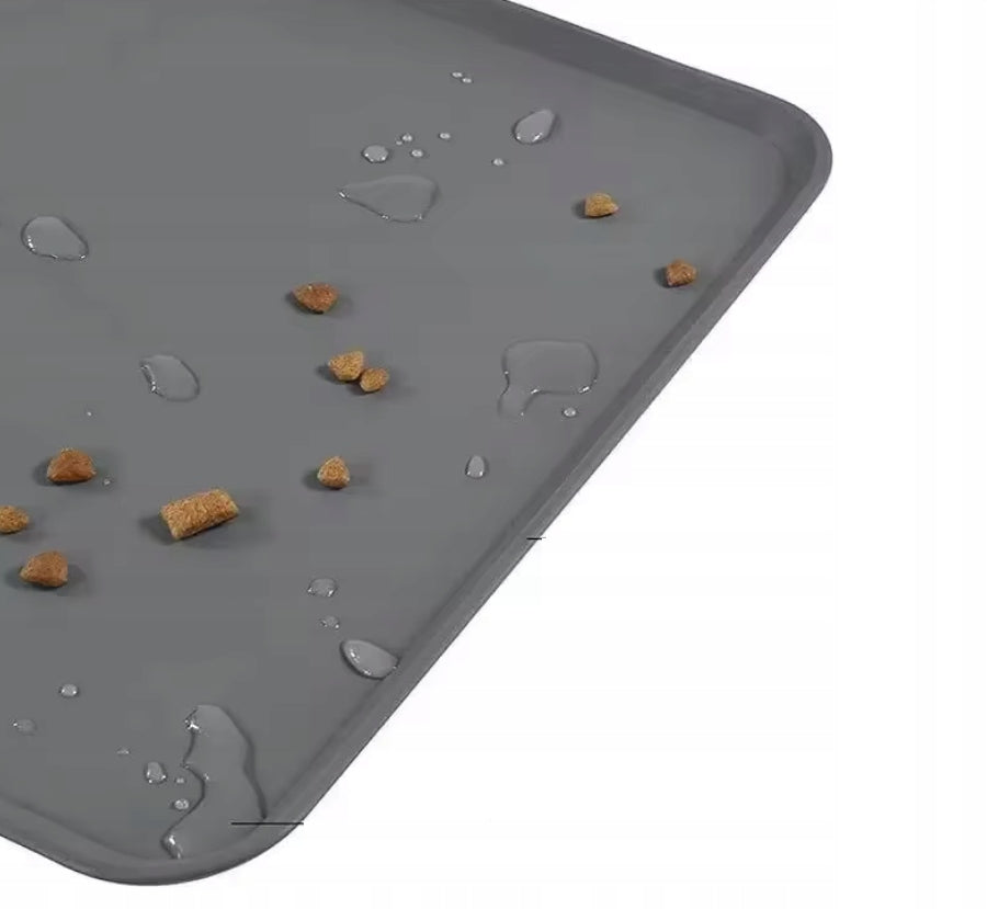 DKM Silikonowa mata pod miski dla psa i kota 48x30 cm z rantem, do zmywarki – biała