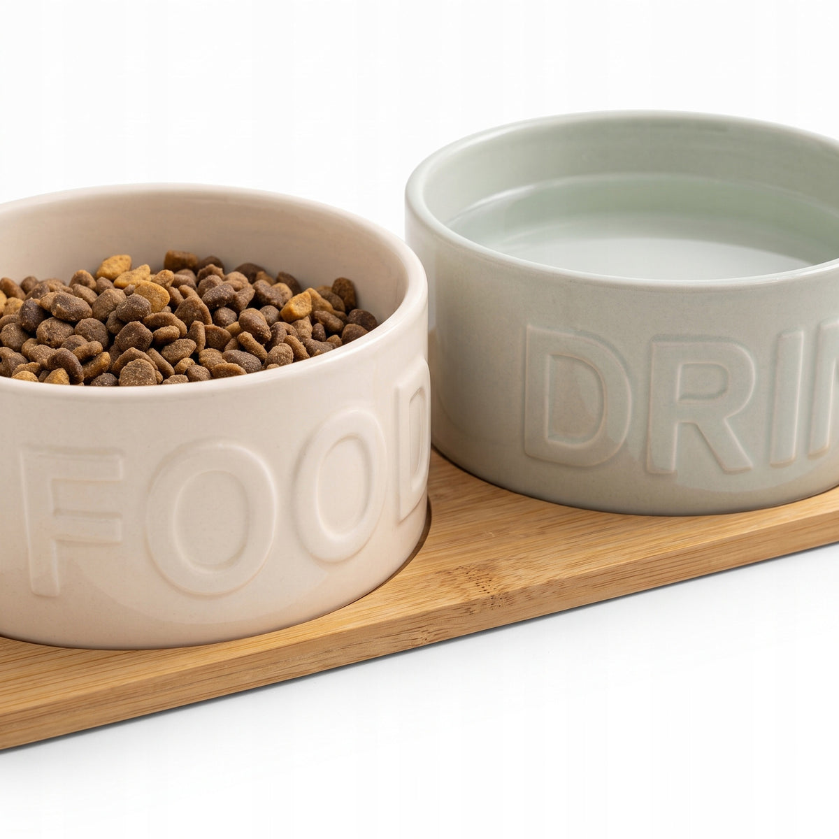 Podwójna miska ceramiczna dla psa i kota 2 x 400 ml na bambusowej podstawie – biała