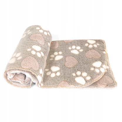 DOTTY Pluszowy kocyk dla psa i kota 80 x 55 cm, łapki i serduszka – beżowy