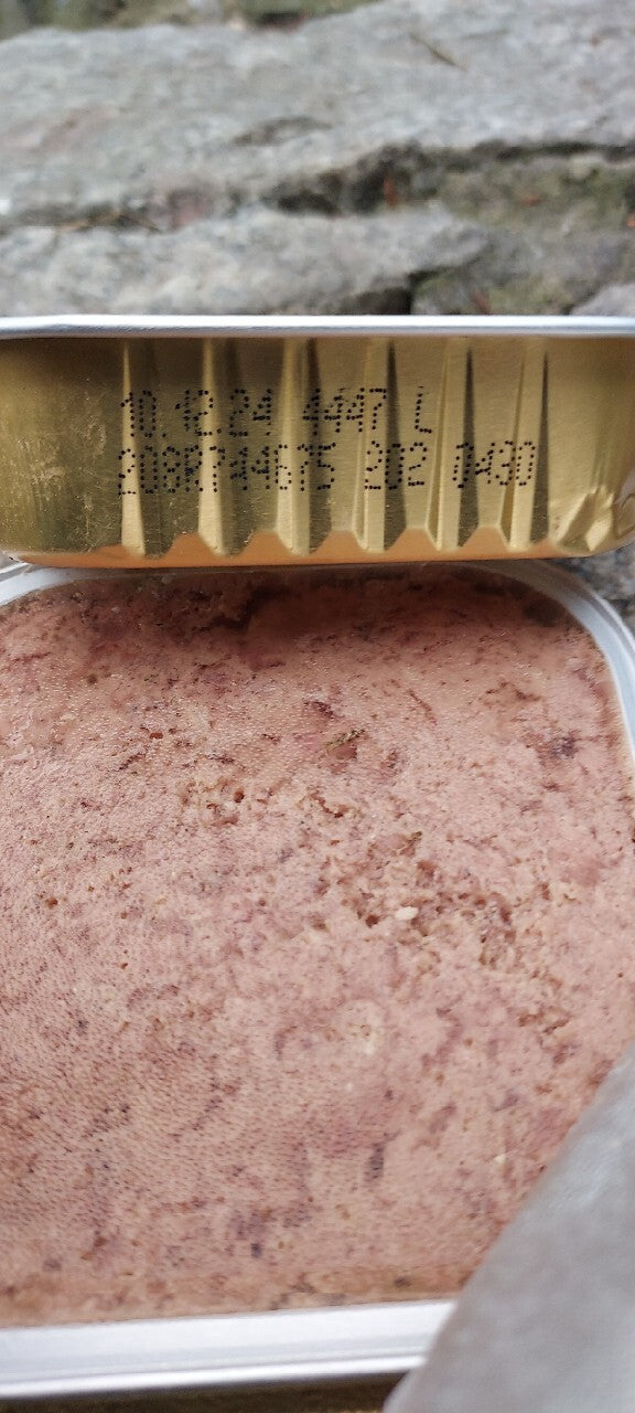 Mokra karma dla kota pasztet 100 g z kurczakiem w tacce aluminiowej – bez etykiety