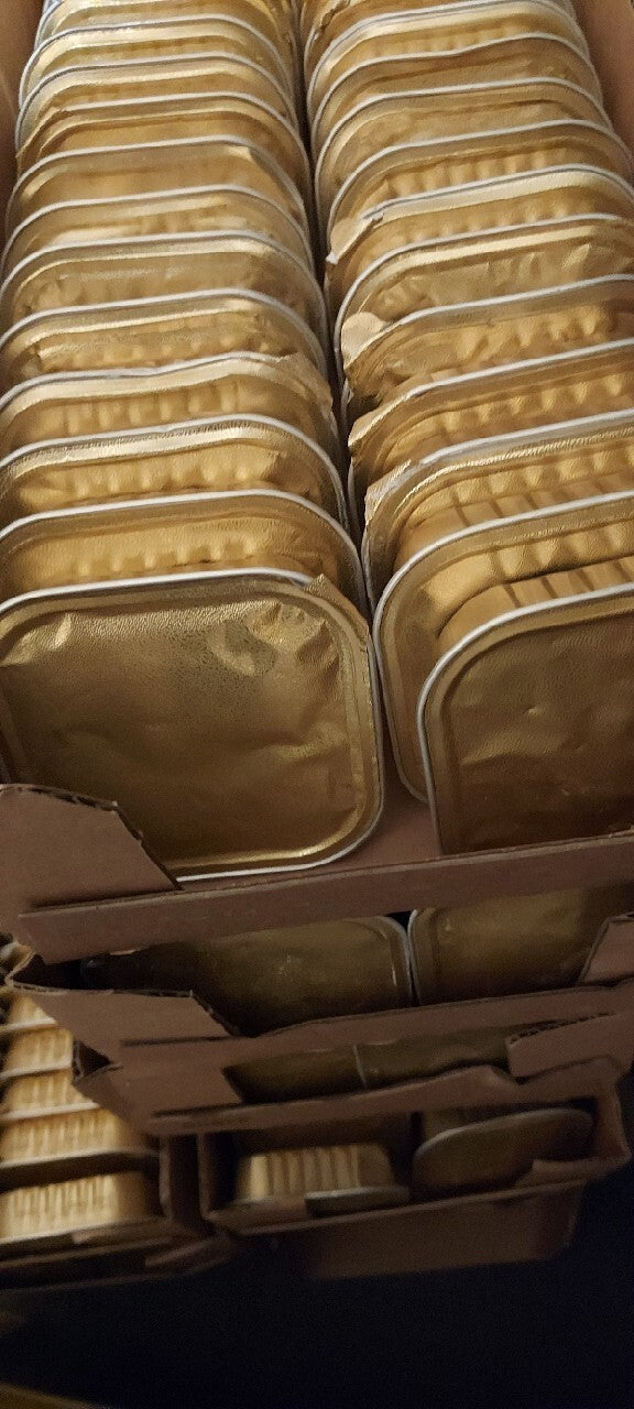 Mokra karma dla kota pasztet 100 g z kurczakiem w tacce aluminiowej – bez etykiety