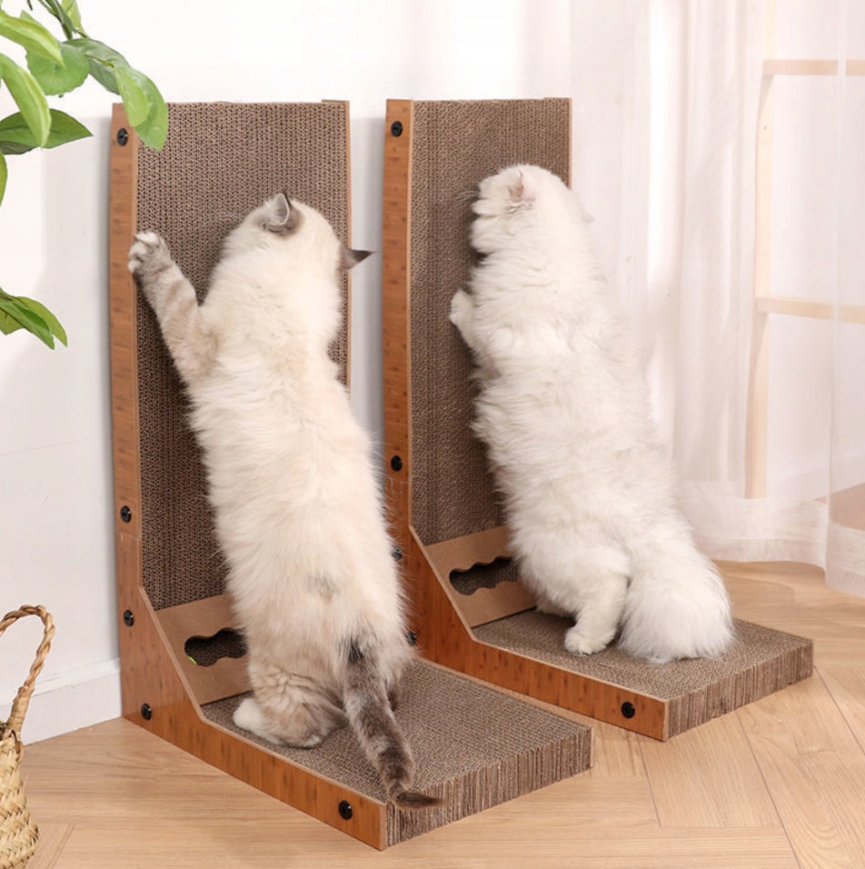 Okazeo Narożny drapak dla kota 60 cm z tektury falistej z piłką w tunelu – beżowy