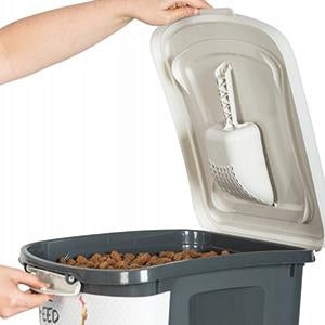 Rotho Archie pojemnik na karmę 38 l na kółkach z miarką i uszczelką – cappuccino
