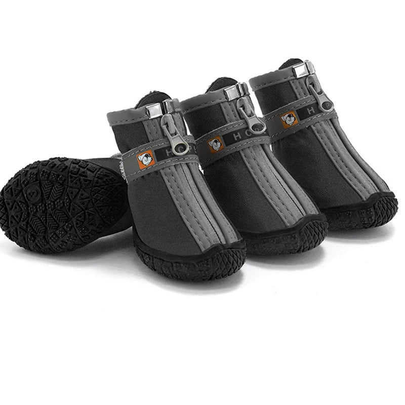 Buty dla psa niebieskie — chroniące łapy przed zimnem i poślizgnięciem