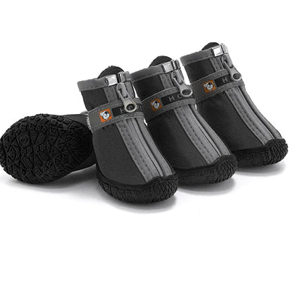Buty dla psa niebieskie — chroniące łapy przed zimnem i poślizgnięciem