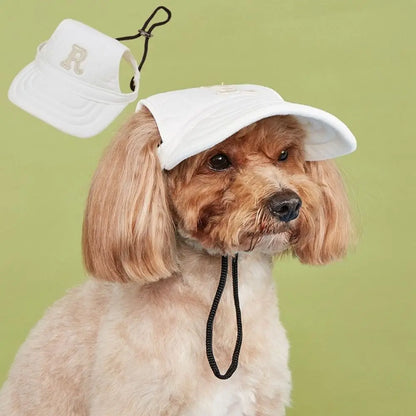 Czapka dla psa z dziurkami na uszy — ochrona przed słońcem na spacerach