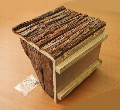 Trixie Paśnik na siano dla królika i gryzoni z pokrywką, drewniany 20 × 15 × 17 cm – kora