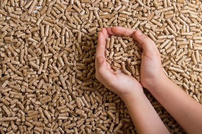 Żwirek drewniany pellet sosnowy 15 kg dla królika, gryzoni i kota – bezpyłowy